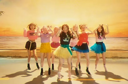 SNSD Siap Berpesta di Teaser Comeback 'Holiday', Netter Fokus Cari Tae Yeon