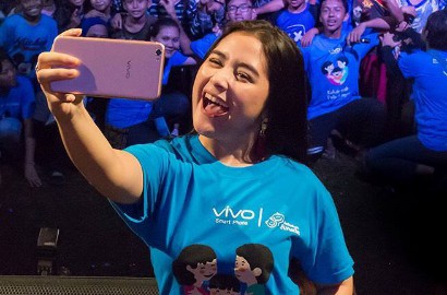 Berhati Mulia, Prilly Latuconsina Diam-Diam Berikan Donasi Jutaan Rupiah pada Anak Ini