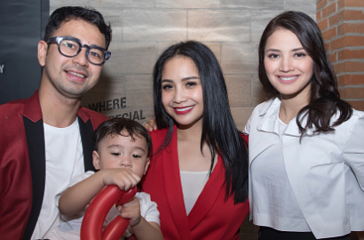 Nagita Pamer Paha Putih Mulus dan Hot Serba Merah, Fans: Awas Ditiru Ayu Ting Ting
