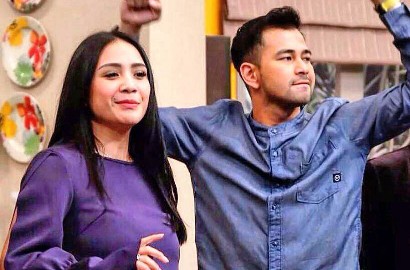 Belahan Dada 'Ngintip', Nagita Slavina Berenang Tak Pakai Celana?