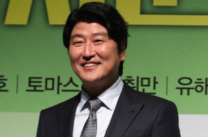 Tinggi dan Super Ganteng, Putra Song Kang Ho 'A Taxi Driver' Ini Bikin Heboh Netter
