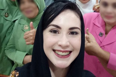 Unggah Foto Orang Gila Terlantar Melahirkan, Tulisan Arumi Bachsin Menyayat Hati