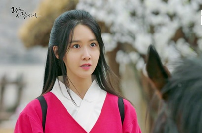 Foto Bareng 'Ayah' di 'King In Love', Kecantikan Yoona SNSD Pakai Kostum Pernikahan Bikin Silau