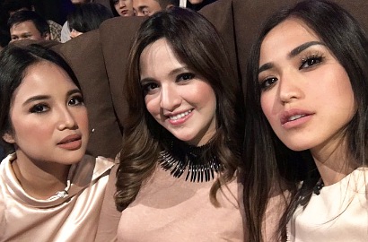 Jedar dan Nia Ramadhani Pose Seksi, Chacha Dibully Tak Punya Aura Sosialita