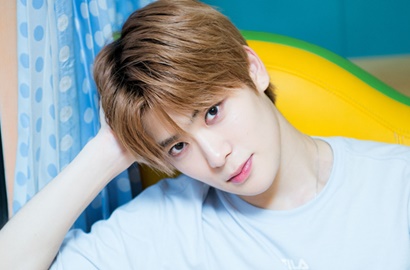 Didampingi Idol Seksi Ini, Gantengnya Jaehyun NCT Berangkat Syuting 'Laws of the Jungle'