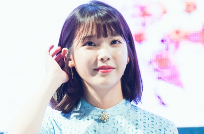 Nge-Dance Sambil Berbaring di Lantai, Inikah Penampilan Panggung Terseksi IU?