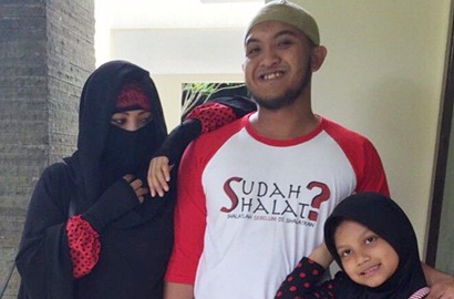 Dikabarkan Cerai, Anak Indadari Tulis Komentar Ungkap Caisar Tak Pernah Pulang?