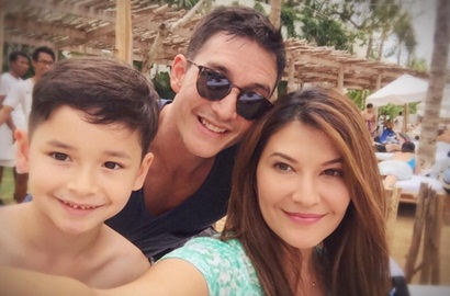 Sempat Liburan Bareng Tamara Bleszynski, Mike Lewis Ngaku Bahagia Bisa Bersama