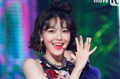 Tampil Cantik, Kostum Sooyoung di Bandara Menuju Jepang ini Tuai Cibiran