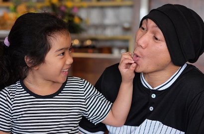 Berharap Hak Asuh, Anji Ingin Namanya Ditulis di Akte Lahir Leticia