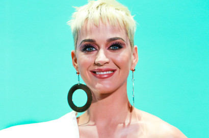 Bikin Jari Kaki Diamputasi, Katy Perry Dituntut Kru Konser