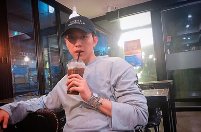 Asyik Jalan-Jalan dan Tak Dikenali Orang, Jung Shin CN Blue Bilang Cinta Indonesia