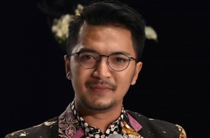 Ihsan Tarore Beri Pujian ke 'Kembaran' Denada, Netter Doakan Berjodoh