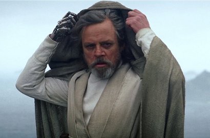 Foto Terbaru 'Star Wars: The Last Jedi' Isyaratkan Luke Skywalker Berubah Jadi Jahat