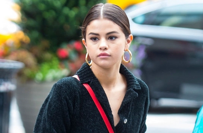 Mengejutkan, Selena Gomez Dikirimi Fans Buket Bunga Berbentuk Mr. P