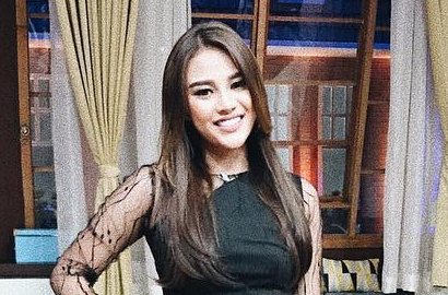 Cuek Unggah Video Lucu Arsy Joget, Aurel Kembali Disindir Soal Ultah Anak KD