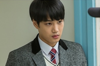Punya Bekas Luka, Kai Justru Makin Ganteng Pakai Seragam Sekolah di 'Andante'