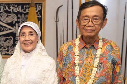 Ajip Rosidi Dirawat di IGD karena Serangan Jantung, Nani Wijaya Minta Doa