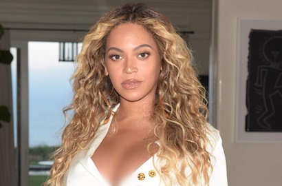 Belahan Gaun Terlalu Tinggi, Celana Dalaman Beyonce Terekspos di Acara Amal Rihanna