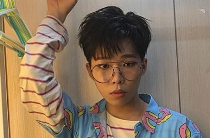 Beredar Foto Chan Hyuk AkMu Berangkat Wamil Jadi Marinir, Netter: Paling Imut