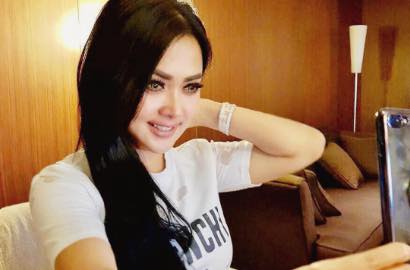 Bantah Diendorse First Travel, Syahrini Tegaskan Dirinya Tak Makan Uang Jamaah