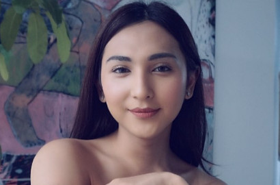 Pamer Selfie Cantik, Dena Rachman Malah Dibilang Tetap Ganteng