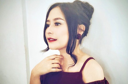 Foto Bareng Laudya C. Bella, Prilly Latuconsina Diejek Tampak Lebih Tua