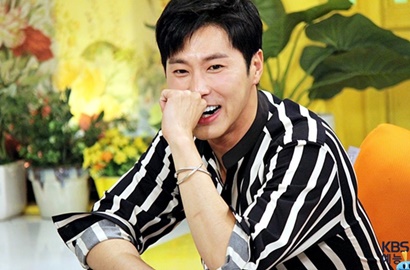Celana Bagian Tengah Sempat Robek di Konser SM Town, Ini Tanggapan Yunho TVXQ