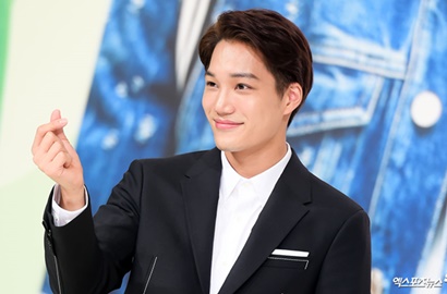 Masuk Sekolah, Kai EXO Mendelik Heboh Barangnya Jatuh Berantakan di 'Andante'