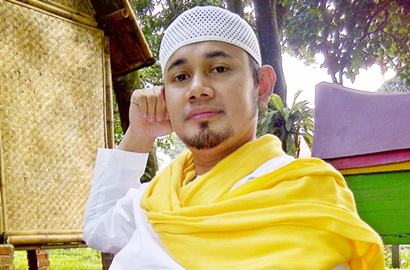 Nama Ustaz Guntur Bumi Mendadak Terseret Kasus Gatot Brajamusti, Kenapa?