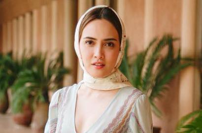 Dikritik 'Berkerudung' Tapi Pamer Aurat, Shandy Aulia Pilih Ngadem Pakai Bikini