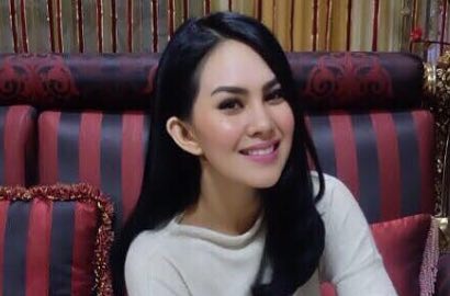 Kartika Putri Makan Bareng Pria Ganteng, Kaki 'Nyeker' Jadi Sorotan