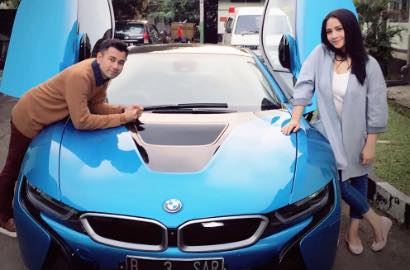 Narsis Pamer Mobil Mewah, Raffi-Nagita Dibully Fans Ayu Ting Ting