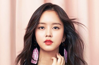 Tanpa Buka-Bukaan, Kim So Hyun Berubah Seksi di Pemotretan Anyar