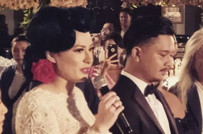 Akhirnya Pamer Video Nikah, Derby Romero Bikin Baper Cium Bibir Istri
