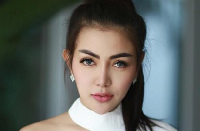 Bella Shofie Curhat Sholat di Mobil Gara-Gara Macet, Netter Sindir Riya