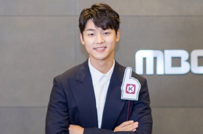 Kang Min Hyuk Pamer Terbaring Bersimbah Darah di 'Hospital Ship', Netter: Seru Nih