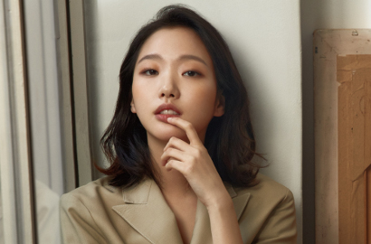 Tampil Menawan dengan Gaya Sederhana, Kim Go Eun Pede Jadi Model Majalah Hongkong