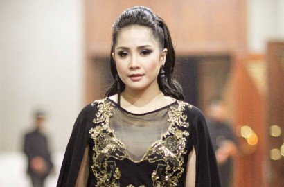 Nagita Dituduh Plagiat Gaya Rambut Ayu Ting Ting, Fans dan Haters Ribut