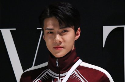 Pamer Foto Ganteng Hadiri Acara Fashion di Hong Kong, Sehun Bikin Netter Gila
