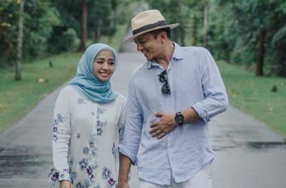 Beri Komentar Kocak di Foto Laudya C. Bella, Engku Emran Bikin Netter Makin Cinta