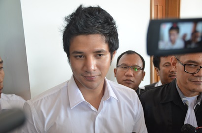 Jalani Sidang Perdana Kasus Narkoba, Ammar Zoni Terus Dzikir