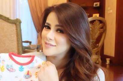 Olla Ramlan Ternyata Sengaja Pilih Tanggal Kelahiran Putri Kedua, Kenapa?