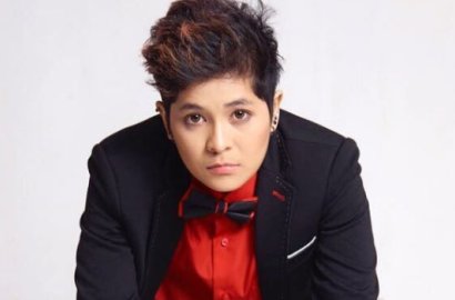 Sering Berpenampilan Tomboi, Mitha The Virgin Pamer Foto Berhijab