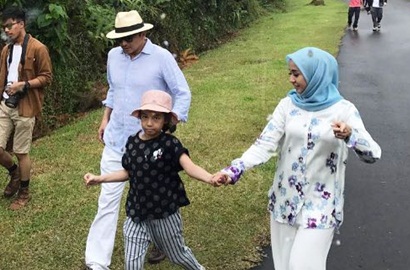 Kocak, Engku Emran 'Ngeluh' Dapat Perlakukan Ini dari Laudya C. Bella dan Putrinya