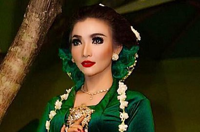 Roro Fitria Tanam Benang Demi Hadiri Pernikahan Putri Jokowi, Begini Reaksi Netter