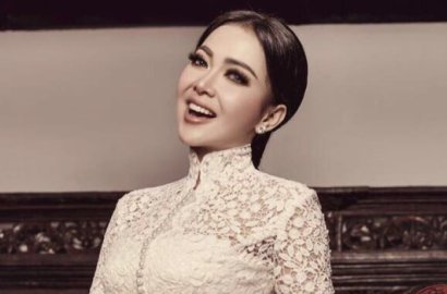 Bergaya Manja di Amsterdam, Foto Syahrini Ini Malah Jadi Bahan Tertawaan Karena Ketahuan Diedit