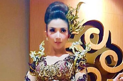 Tampil Maksimal, Roro Fitria Alami Kejadian Memalukan Ini di Nikahan Kahiyang Ayu
