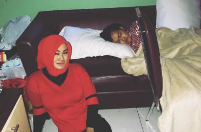 Kangen Julia Perez, Ibunda Lakukan Ini Bikin Fans Terharu