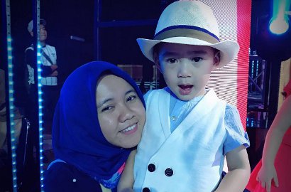 Rafathar Salat Pakai Celana Pendek, Pengasuh Putra Raffi Ahmad-Nagita Diprotes